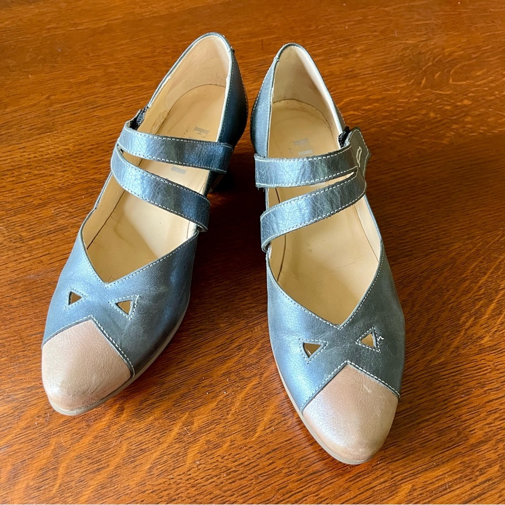 Stylish Fidji Women's Dark Gray and Tan Shoes